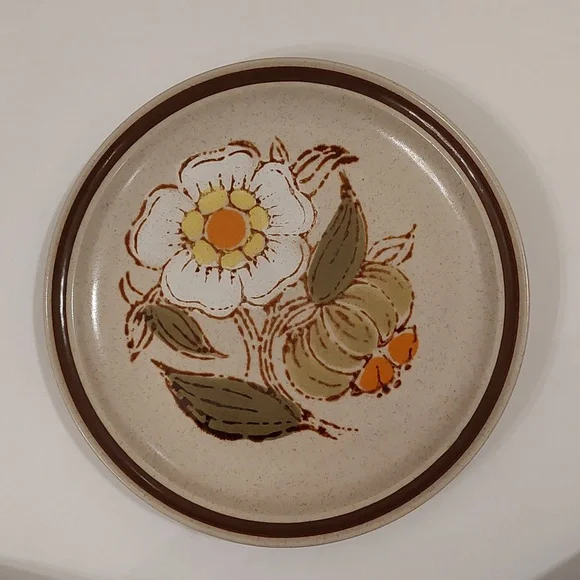 2 plates, 70s, International China, 2 salad plates, dessert, Avanti Floriana - Picture 4 of 5